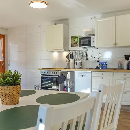 Appartamento In With Kitchen